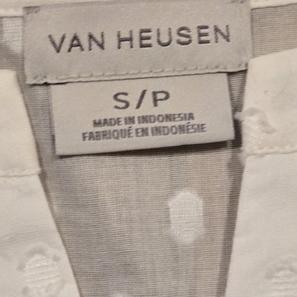 NWOT Van Heusen White Top - Picture 7 of 10